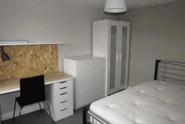 4 bed house, William Street, City Centre, Loughborough, LE113BX - Image 1
