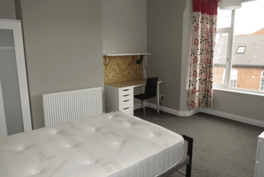 4 bed house, William Street, City Centre, Loughborough, LE113BX - Image 2
