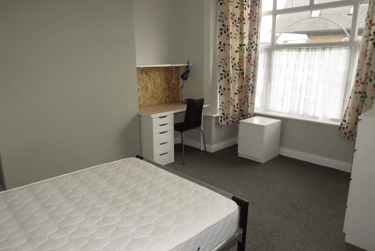 4 bed house, William Street, City Centre, Loughborough, LE113BX - Image 5
