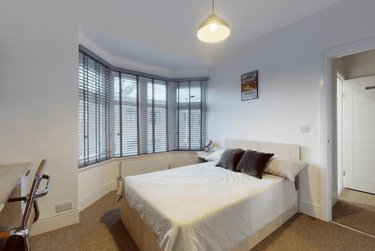 4 bed house, Royland Road, City Centre, Loughborough, LE112EH - Image 1