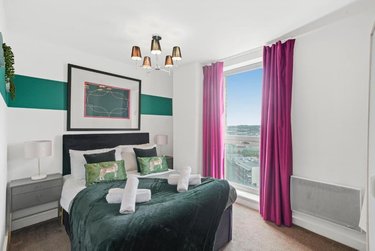 2 bed flat, Echo Central, Clarence Dock, Leeds, LS98FL - Image 2