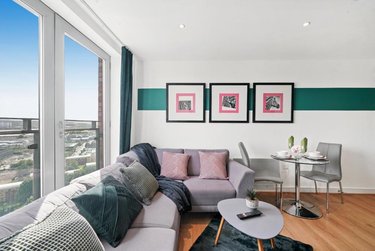 2 bed flat, Echo Central, Clarence Dock, Leeds, LS98FL - Image 1
