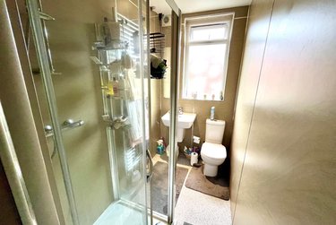 1 bed house, Room 1, 8 De Lacy Mount, Kirkstall, Leeds, LS53JF - Image 5