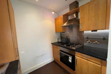 2 bed flat, Cromwell Court, Clarence Dock, Leeds, LS101HN - Image 4