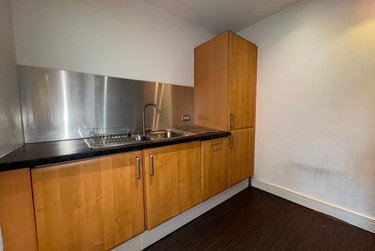 2 bed flat, Cromwell Court, Clarence Dock, Leeds, LS101HN - Image 3