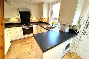 2 bed house, March Avenue, Moortown, Leeds, HG58DG - Image 1