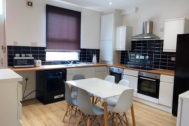 6 bed house, Langdale Terrace, Kirkstall, Leeds, LS63DY - Image 2