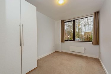 1 bed flat, Weyside Park, Catteshall Lane, Godalming, Guildford, GU71DE - Image 5