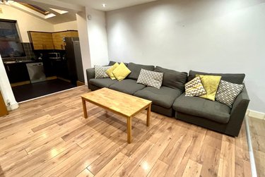 6 bed house, Norwood Road, Hyde Park, Leeds, LS61DZ - Image 3