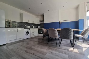 3 bed house, Woodside Terrace, Burley, Leeds, LS42QT - Image 1