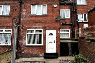 2 bed house, Woodside Terrace, Burley, Leeds, LS42QT - Image 3