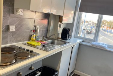 1 bed studio, STUDIO 4, 3a Irwin Approach, Harehills, Leeds, LS150DW - Image 3