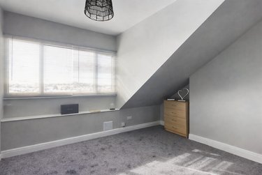 1 bed flat, Austhorpe Road, Harehills, Leeds, LS158EJ - Image 1