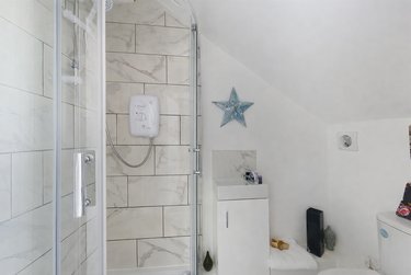 1 bed flat, Austhorpe Road, Harehills, Leeds, LS158EJ - Image 3