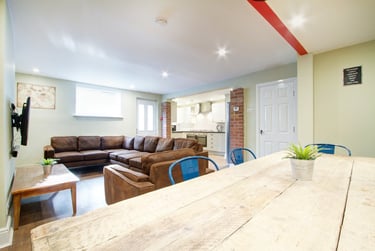 8 bed house, Hyde Park Road, Hyde Park, Leeds, LS61AJ - Image 2