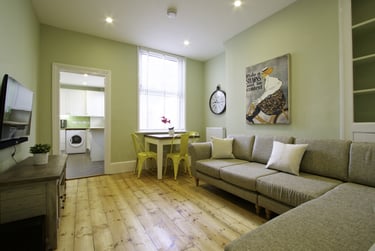 5 bed house, Newstead Grove, Arboretum, Nottingham, NG14GZ - Image 1