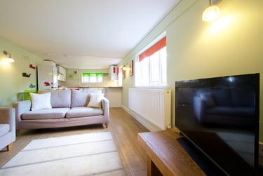 5 bed house, Rolleston Drive, Lenton, Nottingham, NG71JT - Image 2