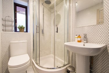 3 bed flat, Victoria Road, Hyde Park, Leeds, LS61PD - Image 2