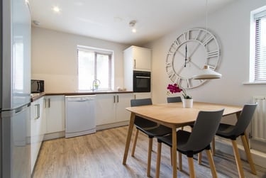 3 bed flat, Victoria Road, Hyde Park, Leeds, LS61PD - Image 9