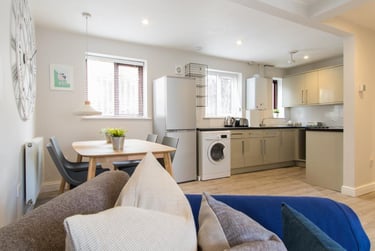 2 bed flat, Victoria Road, Hyde Park, Leeds, LS61PD - Image 4