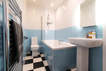 6 bed flat, Ladybarn Road, Fallowfield, Manchester, M146WN - Image 2