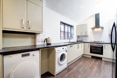 6 bed house, Kimbolton Avenue, Radford, Nottingham, NG71PS - Image 4