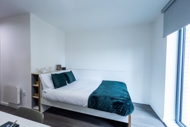 Ensuite Gold - Image 1