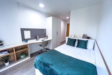 Ensuite Gold Plus Upper Floor - Image 1