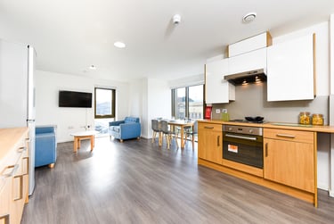 Ensuite gold at Byrom Point, 72 Great Crosshall Street, City Centre, Liverpool, L32BE - Image 6