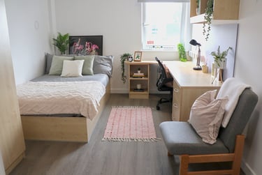 Ensuite silver plus at Nottingham Two, Midland Way, Dunkirk, Nottingham, NG73LP - Image 1