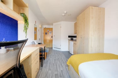 Studio bronze at Nottingham Two, Midland Way, Dunkirk, Nottingham, NG73LP - Image 2