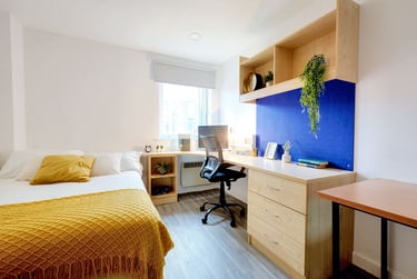 Studio bronze at Nottingham Two, Midland Way, Dunkirk, Nottingham, NG73LP - Image 1