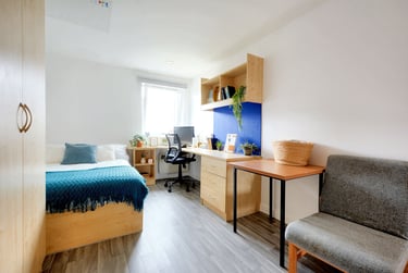 Studio gold at Nottingham Two, Midland Way, Dunkirk, Nottingham, NG73LP - Image 2