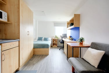 Studio silver at Nottingham Two, Midland Way, Dunkirk, Nottingham, NG73LP - Image 2