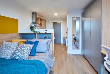 Studio Gold - Image 1