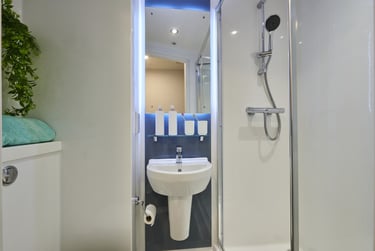 Studio Silver - Image 3