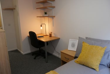 Ensuite - Silver - Image 3