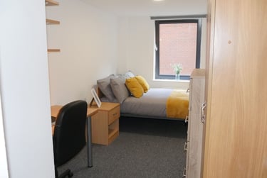 Ensuite - Silver - Image 1