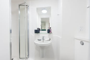 Studio bronze - Image 4