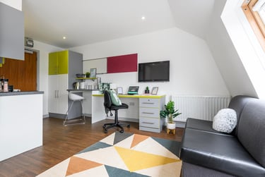 Studio silver at The Boulevard, 6-18 Hull Road, Central, York, YO103JG - Image 2