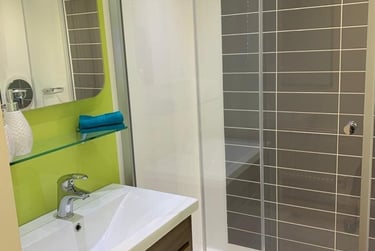 Studio Bronze - Image 3