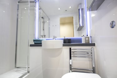 Ensuite Gold Plus Upper Floor - Image 3