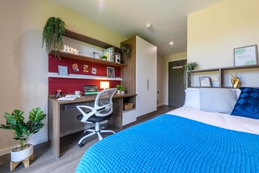 Bedroom Bronze (shared Bathroom 12) - Image 1