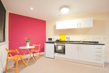 One Bed Apartment - Image 3