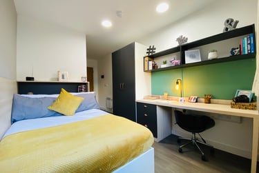 Ensuite Silver - Upper Floor at St Mungo's, 200 St James Road, City Centre, Glasgow, G40NT - Image 1