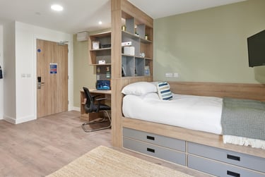 Deluxe Studio - Image 1