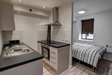 Studio Premium - Image 5