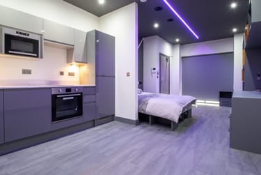 Studio Luxe C - Image 1