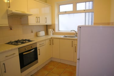 4 bed house, Charminster, Springbourne, Bournemouth, BH88NZ - Image 3