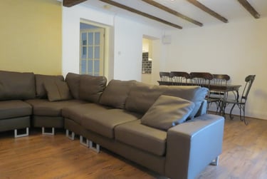 8 bed house, Charminster, Springbourne, Bournemouth, BH88SS - Image 2